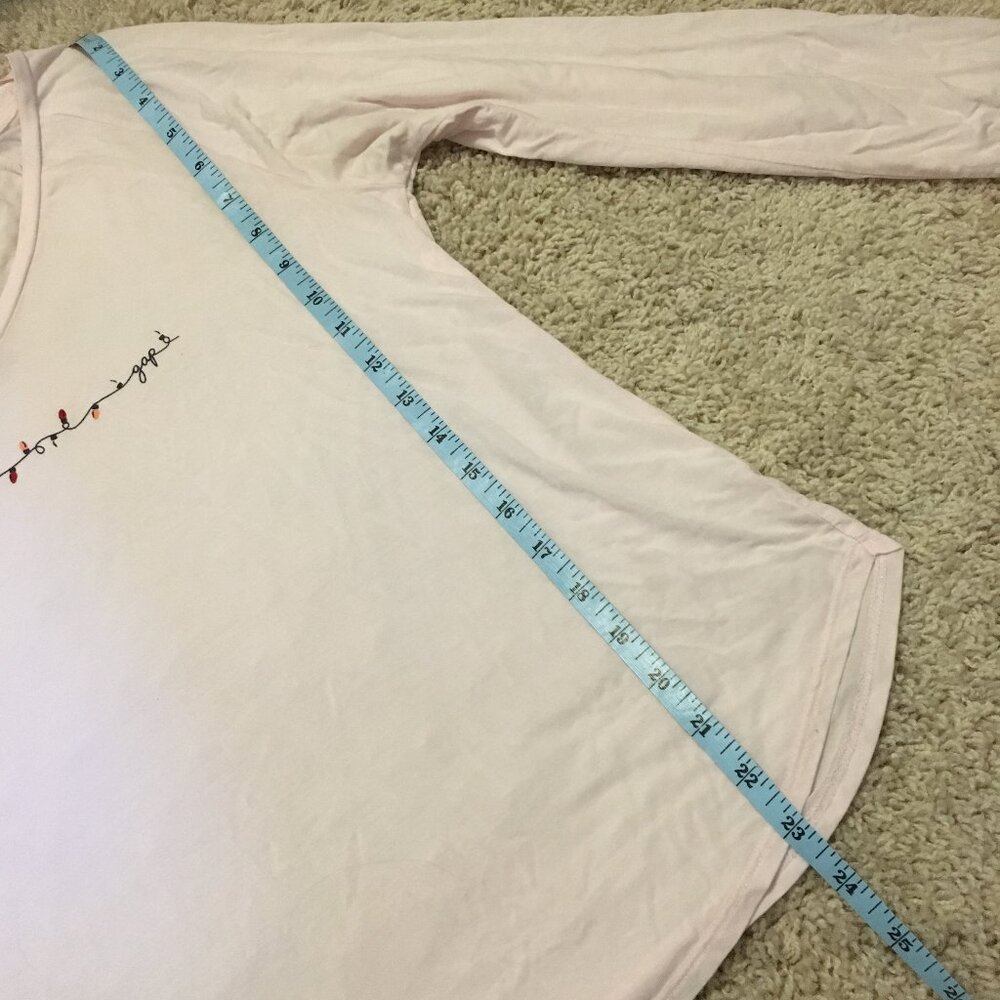 GAP Body Pastel Pink Christmas Lights Graphic Long Sleeve V-Neck Top Small - Picture 13 of 14